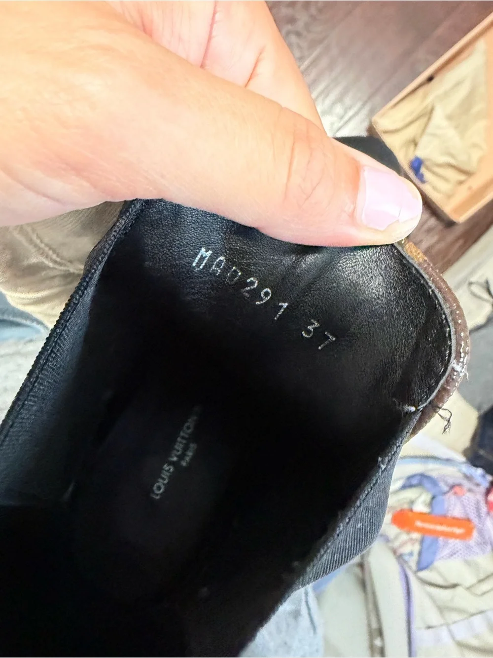 Louis Vuitton lv black